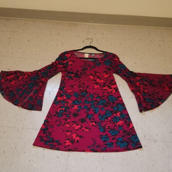 Floral Bell Sleeve Dress - Picture 3 of 5